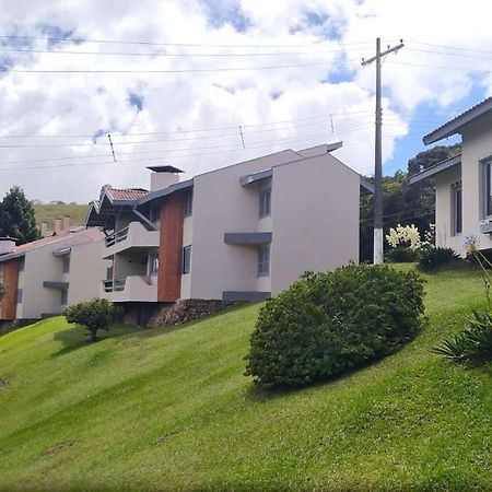 Plaza Inn Week Inn Campos do Jordao Bagian luar foto