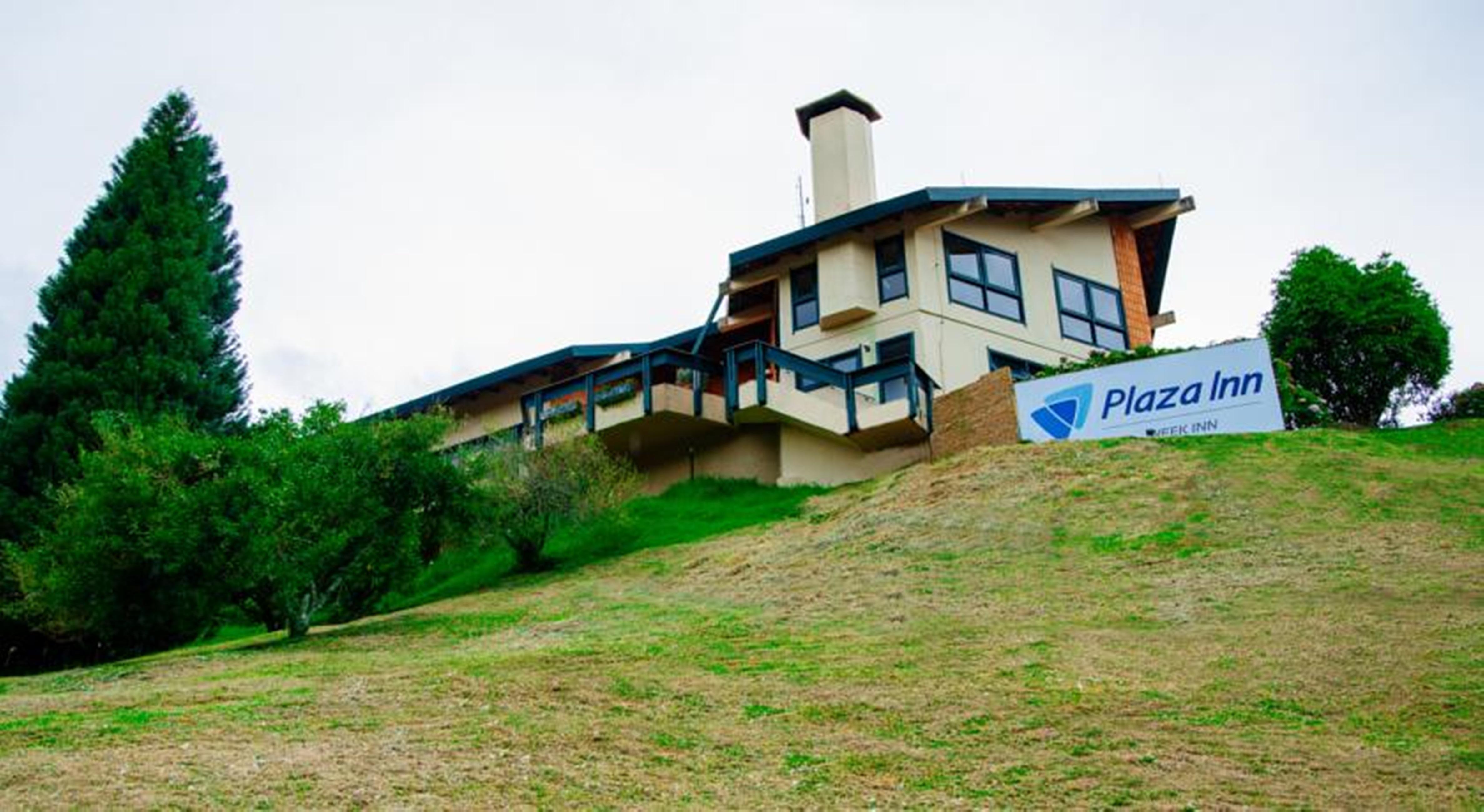 Plaza Inn Week Inn Campos do Jordao Bagian luar foto